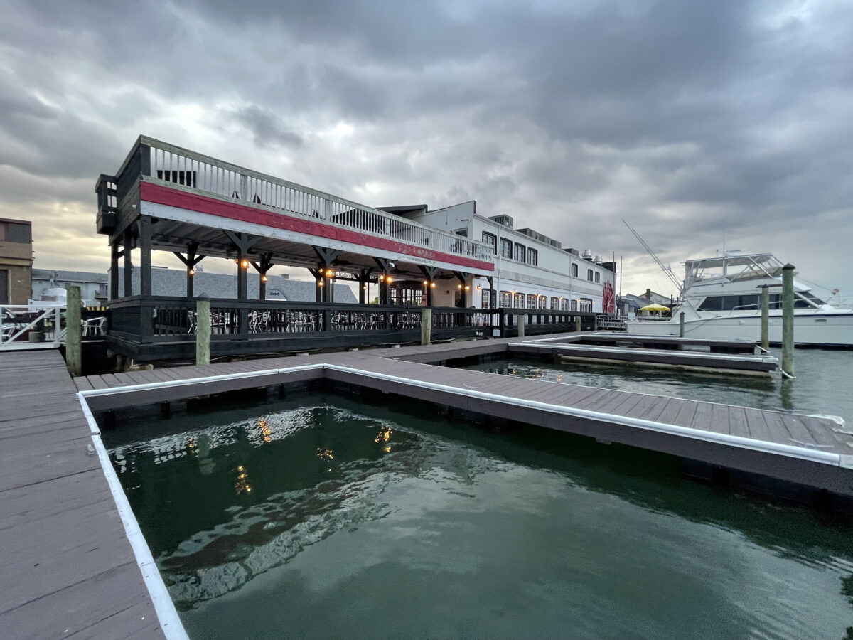 Galley Catchers Fish House Best Long Island Seafood Restaurant Freeport